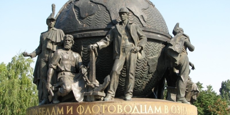 Ко Дню города Николаева восстановят памятник корабелам и флотоводцам