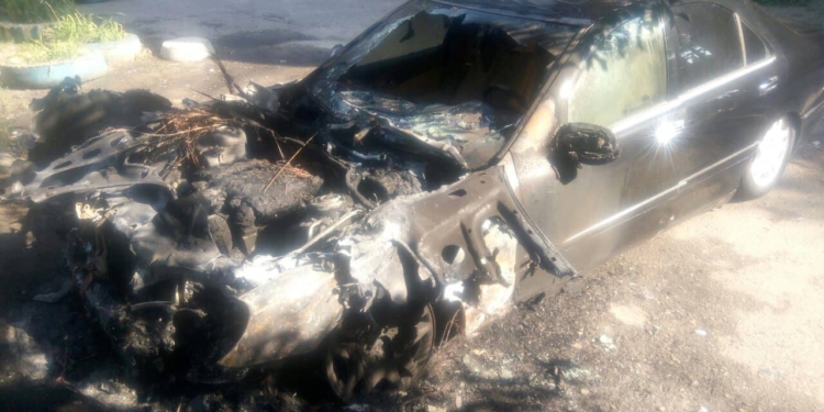 В Николаев сгорел припаркованный «Mercedes»