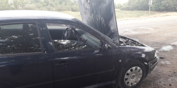 На Николаевщине на ходу загорелся автомобиль Skoda Octavia (ФОТО)