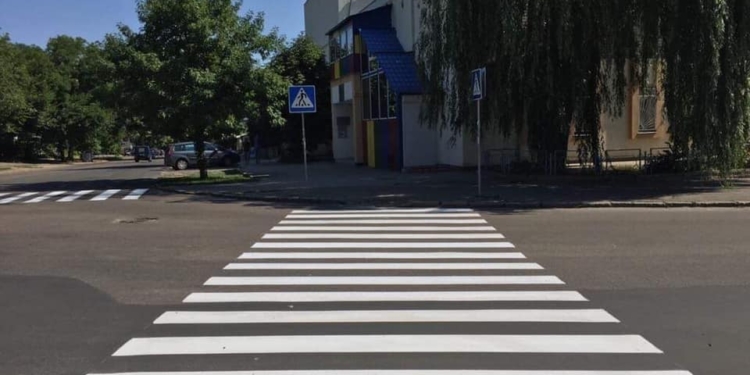 В центре Николаева обновили дорожную разметку – обещают, что продержится минимум год (ФОТО)