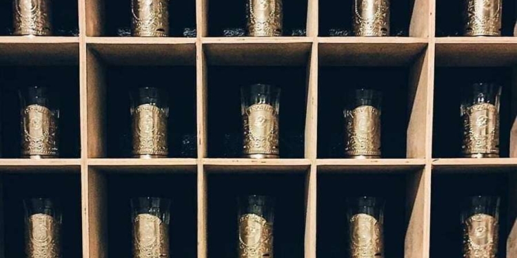 Укрзализныця хотела потратить миллион на подстаканники – по 2 тыс.грн. за штуку (ФОТО)