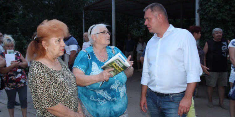 Козырь поможет с ремонтом подъездов, которые пострадали после взрыва на Лазурной (ФОТО)