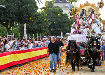 В Испании пройдет Цветочная битва, во время которой используют более миллиона гвоздик