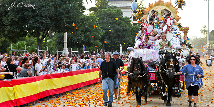 В Испании пройдет Цветочная битва, во время которой используют более миллиона гвоздик
