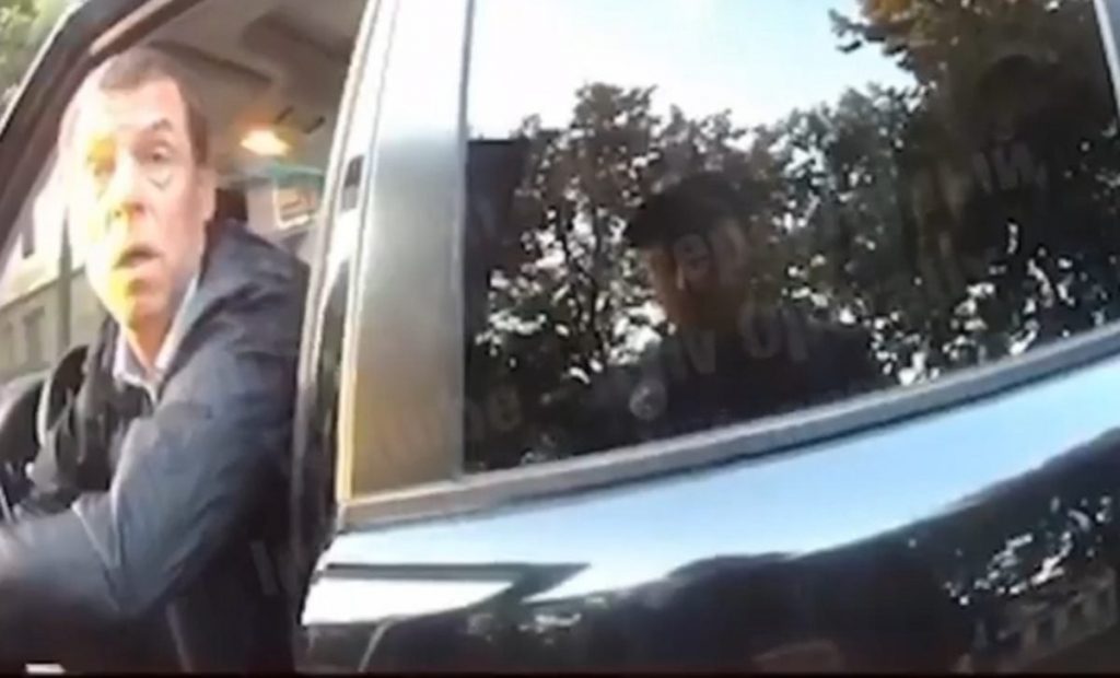 Спецназ КОРД задержал патрульных, оштрафовавших водителя генерала полиции на Range Rover (ВИДЕО) 1