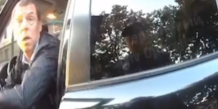 Спецназ КОРД задержал патрульных, оштрафовавших водителя генерала полиции на Range Rover (ВИДЕО)