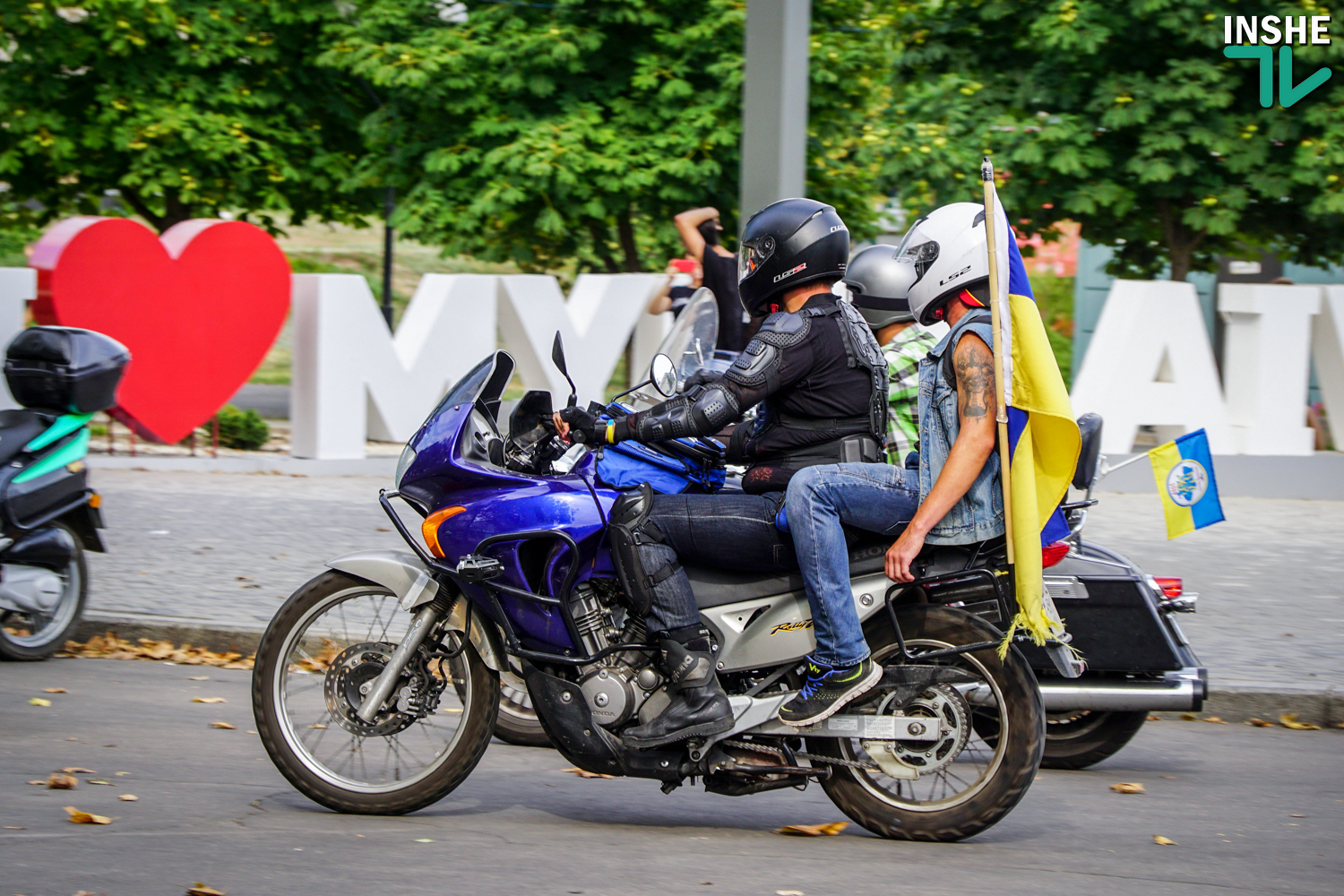 Десятки байкеров, проехав практически всю Украину с Мотопробегом Единства, сделали остановку в Николаеве (ФОТО, ВИДЕО)