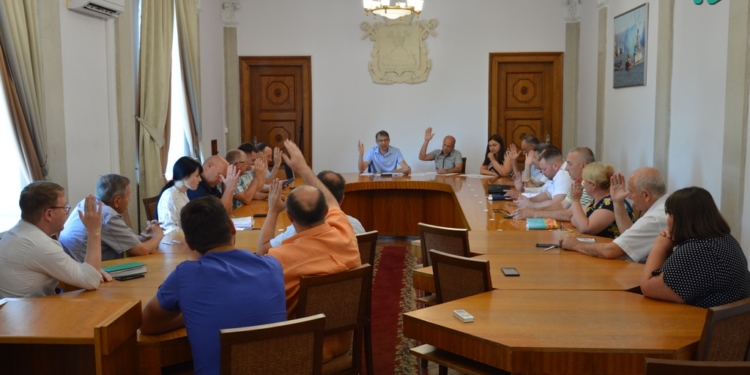 Общественный совет рынка недвижимости обновил состав, переизбрал руководство и решил помочь «Могилянке» получить недострой на 3-й Слободской