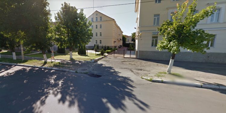 «Депутаты выйдут с разбитыми на голове яйцами» — Клименко о возможном выселении факультета филологии в случае непродления аренды