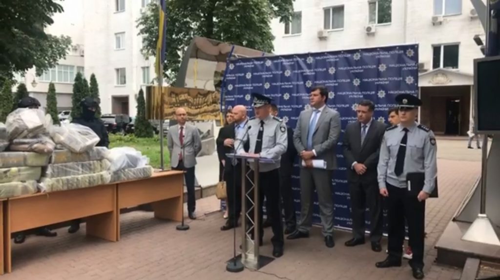 Украинская полиция изъяла 400 кг кокаина стоимостью $60 млн (ВИДЕО) 1