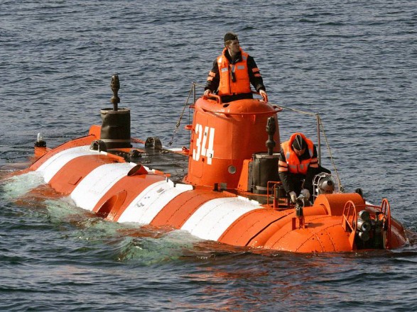 14 российских моряков погибли при пожаре на атомной подводной станции «Лошарик» 1
