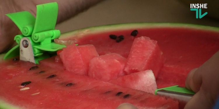 “Жертва рекламы”. Тестируем ножи для арбузов и дынь