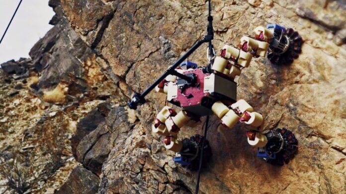 В Долине Смерти протестировали робота-скалолаза от NASA (ВИДЕО) 1