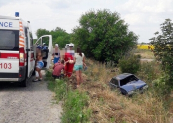 Сегодня под Николаевом ВАЗ въехал в группу подростков на велосипедах (ФОТО)
