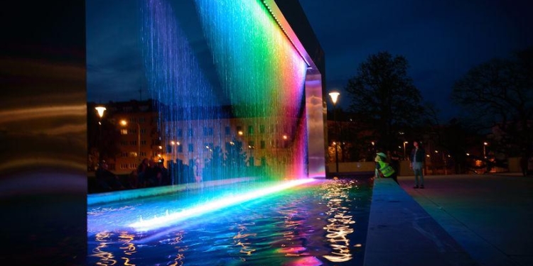 В чешском городе запретили купаться в фонтане