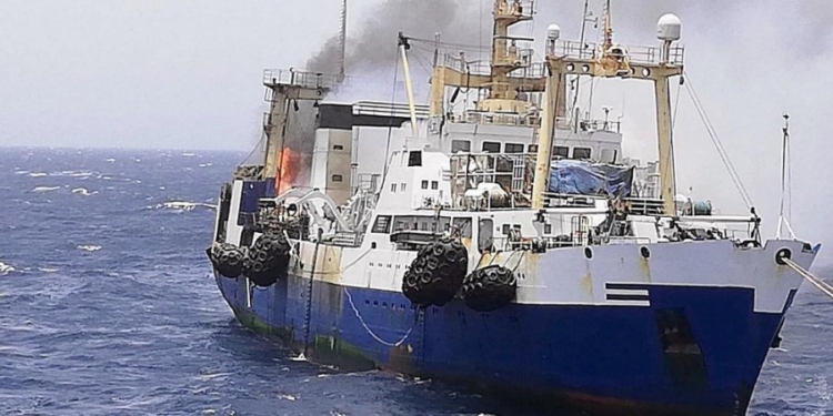 Украина просит Грузию расследовать пожар на траулере Иван Голубец