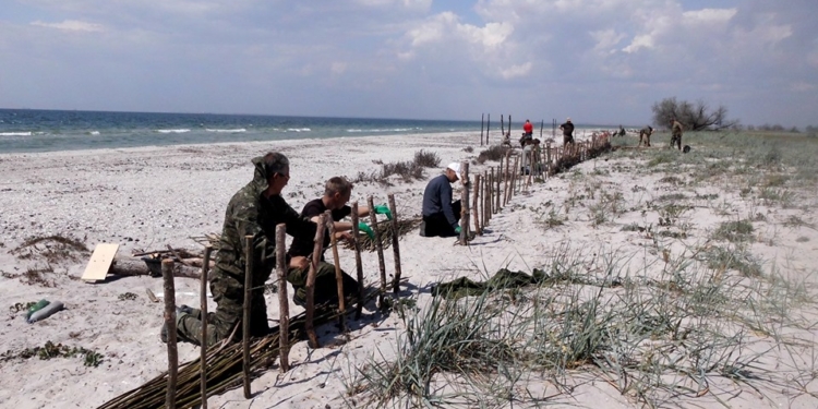 Для сохранения пляжей Кинбурна: НПП “Белобережье Святослава” создает специальные дорожки для отдыхающих (ФОТО)