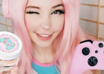 Инстаграм-модель завершила продажи воды, в которой она купалась