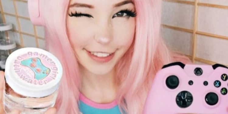 Инстаграм-модель завершила продажи воды, в которой она купалась