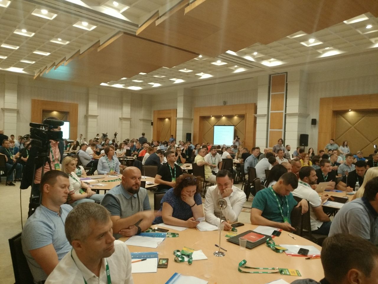 Между Дубинским и Арахамией. В Слуге народа уже началось кучкование