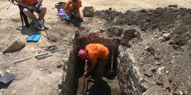 Специалисты предлагают сохранить археологические находки под Соборной площадью (ФОТО)