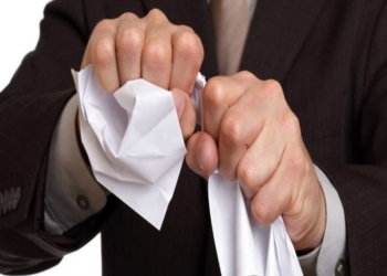 На Первомайщине избиратель порвал бюллетень, потому что не нашел графы “против всех”