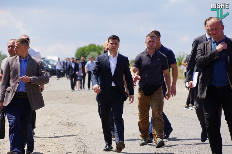 Выведение акциза из тени "даст" $1 млрд: Зеленский подписал указ о повышении качества украинских дорог 1