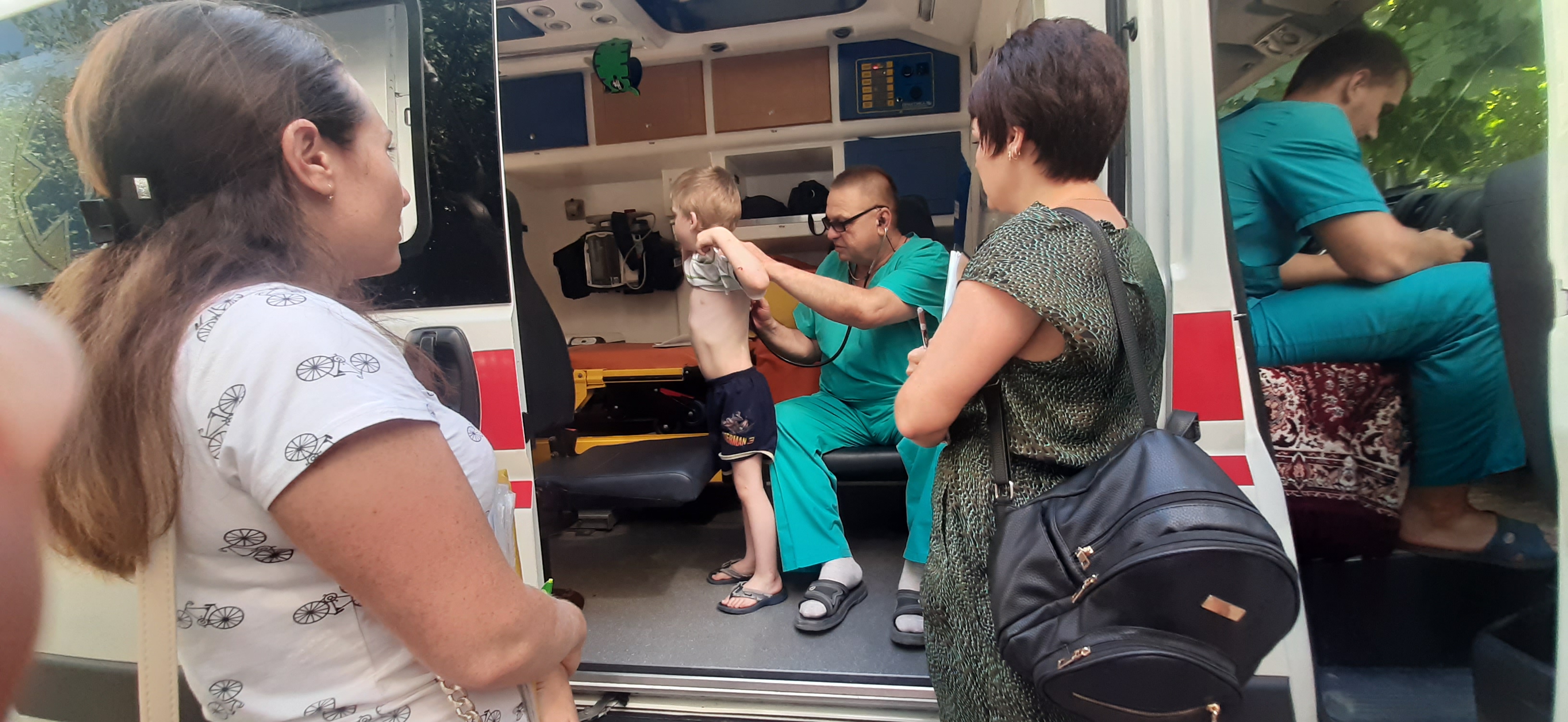 В Николаеве соцслужба изъяла ребенка у матери, которая оставила его у чужих людей, а сама отправилась пить и бродяжничать (ФОТО)