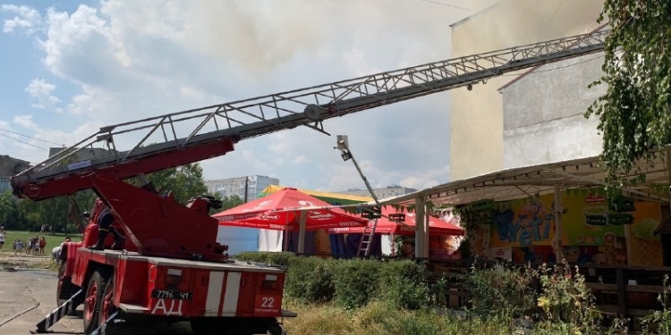 В Черноморске горит игровой детский центр (ФОТО, ВИДЕО)