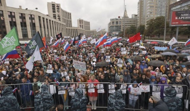 На митингах за свободные выборы в городах России задержали 325 человек, в том числе 10 детей