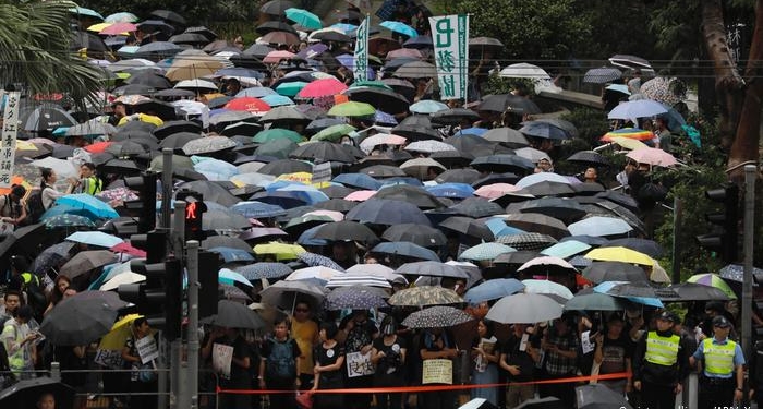 В Гонконге возобновились массовые протесты – сегодня на демонстрацию вышли учителя