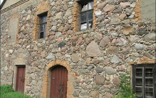 В Беларуси никто не захотел купить уникальную синагогу за $6 тыс. (ФОТО)