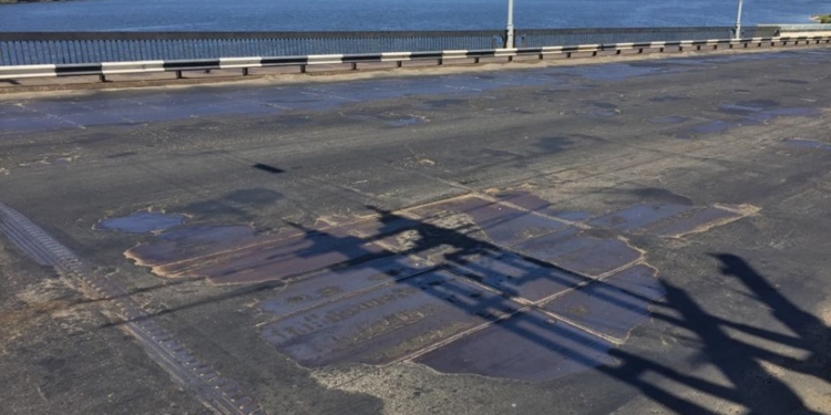 САД в Николаевской области проигнорировала письмо Департамента ЖКХ о необходимости ремонта покрытия мостов и дорог Николаева, которые находятся у нее на балансе (ФОТО)