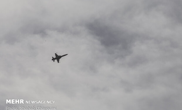 В Иране потерпел крушение истребитель