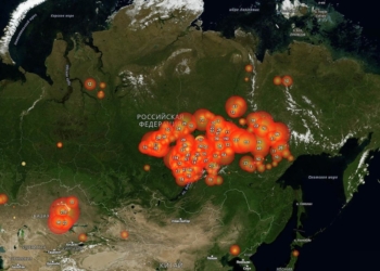 Сибирь продолжает гореть: в зоне задымления – почти 200 населенных пунктов, против пожаров шаманы проводят обряды с жертвоприношением