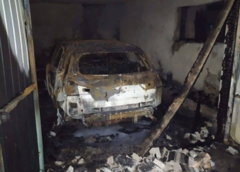 На Николаевщине сгорел гараж с Mitsubishi АSX (ФОТО)