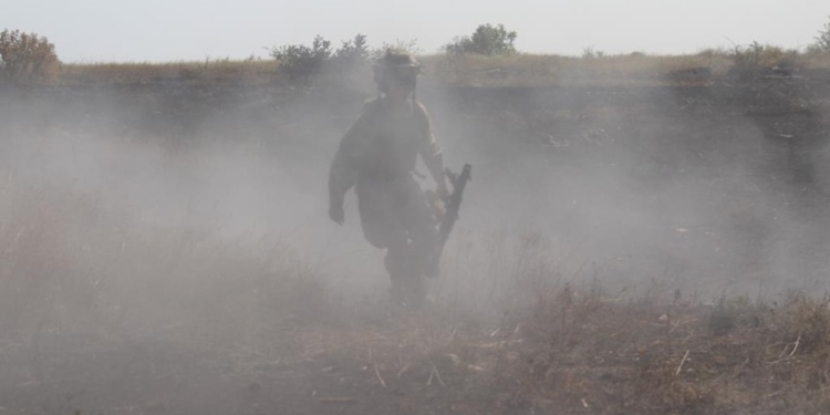 Быть в форме: в сети показали, как николаевские десантники упражняются в боевой стрельбе (ФОТО)