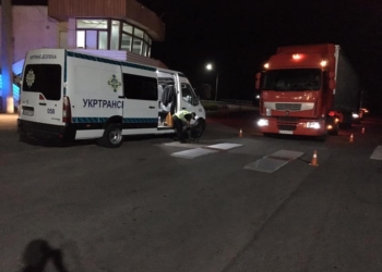 Чтобы избежать прохождения ГВК в Херсоне, фуры едут по полевым дорогам Николаевщины (ФОТО)