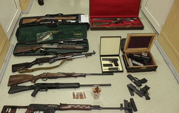 В доме экс-президента Кыргызстана нашли 24 единицы оружия 1
