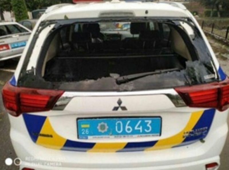 Град в Черновицкой области побил весь автопарк местной полиции (ФОТО, ВИДЕО) 7