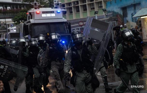 На протестах в Гонконге ранены 15 полицейских 1