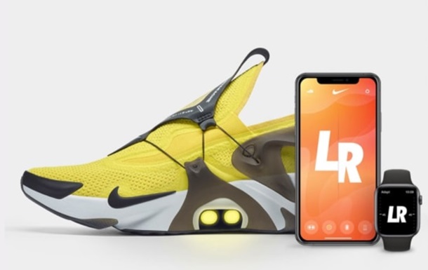 До чего дошел прогресс: Nike показала кроссовки, которые завязывает iPhone 1
