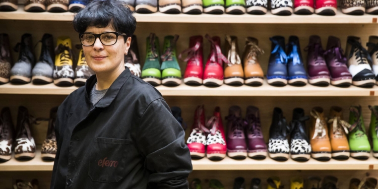 Как испанской ремесленнице удалось превратить рабочую обувь в дизайнерскую (ФОТО)