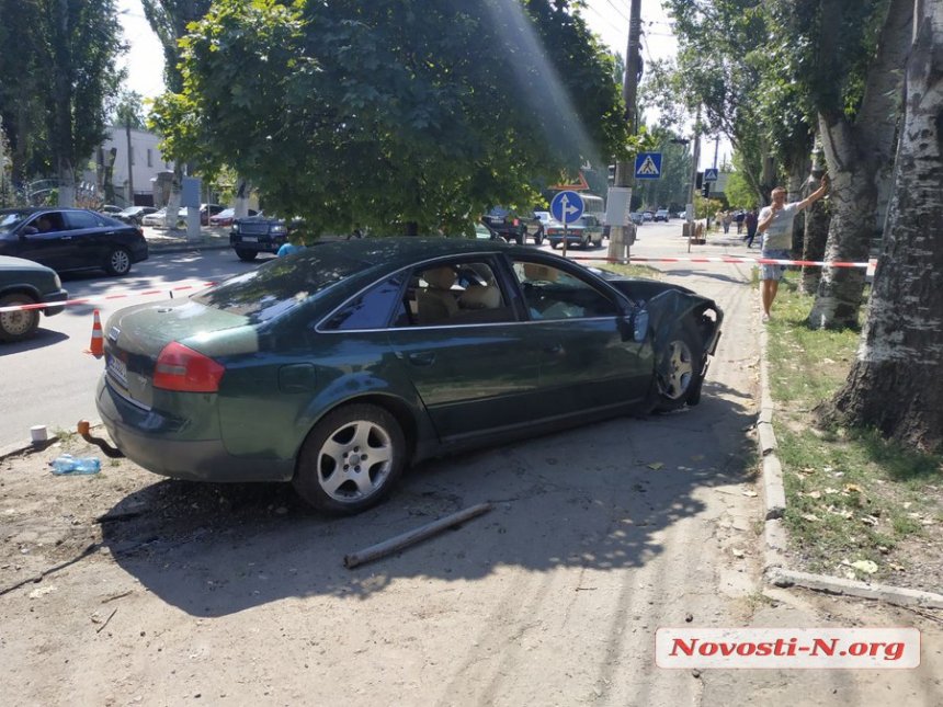 В Николаеве задержали водителя Audi, из-за которого пострадали пешеходы на тротуаре 1