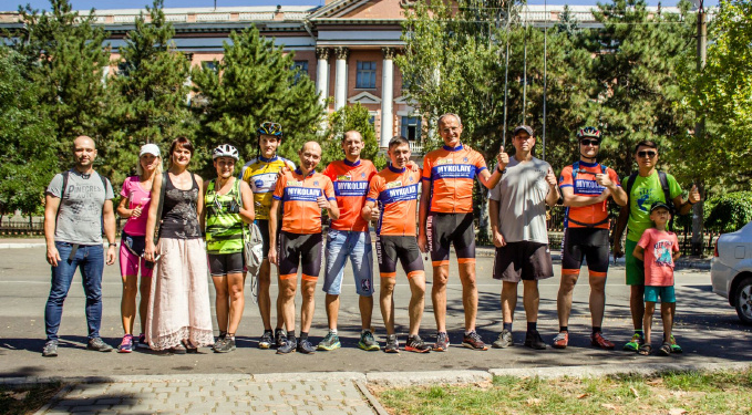 Из «Сердца города» четверо николаевцев отправились прямиком на велозаезд «Париж – Брест – Париж» (ФОТО)