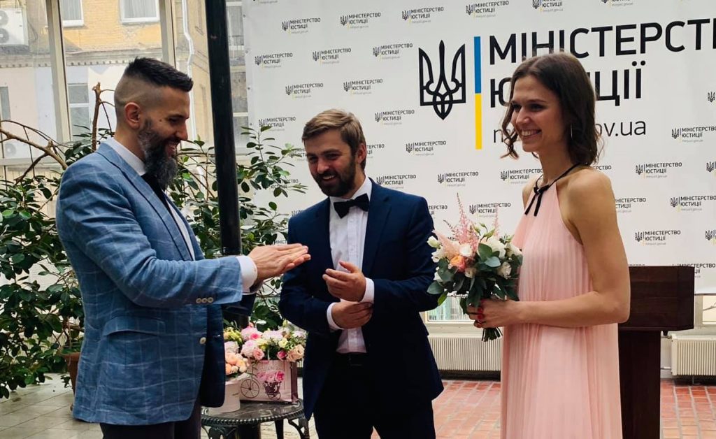 Главный таможенник Украины опробовал услугу «брак за сутки»: «Сложнее всего уговорить невесту» (ФОТО) 9