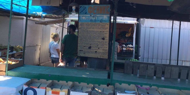 Рынок «Феникс» в Корабельном районе демонтируют, чтобы починить канализационный коллектор (ФОТО)