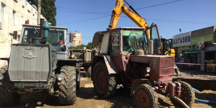 «Николаеводоканал» приступил к замене части канализационного коллектора под рынком «Феникс» в Корабельном районе (ФОТО)