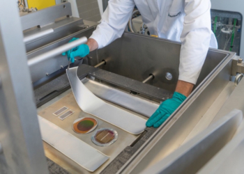 Немецкие исследователи разрабатывают текстильные солнечные батареи