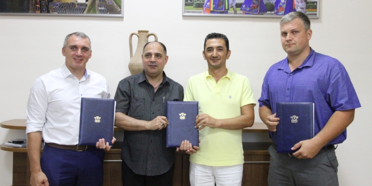 Мэр Николаева подписал меморандум с фирмой, которая намерена построить сортировочную линию и комплекс по сбору биогаза на полигоне ТБО (ФОТО)